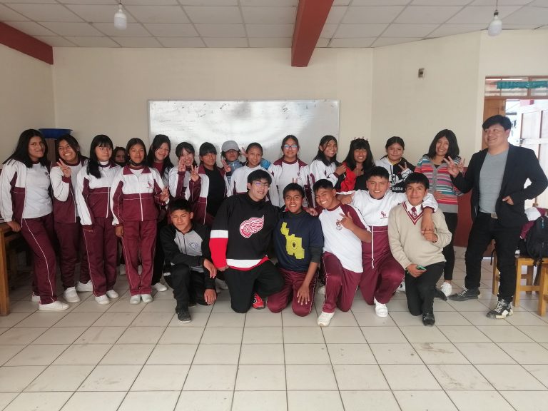 ESTUDIANTES DE SECUNDARIA REFUERZAN SUS CONOCIMIENTOS Y CREAN EMPRENDIMIENTOS ESCOLARES